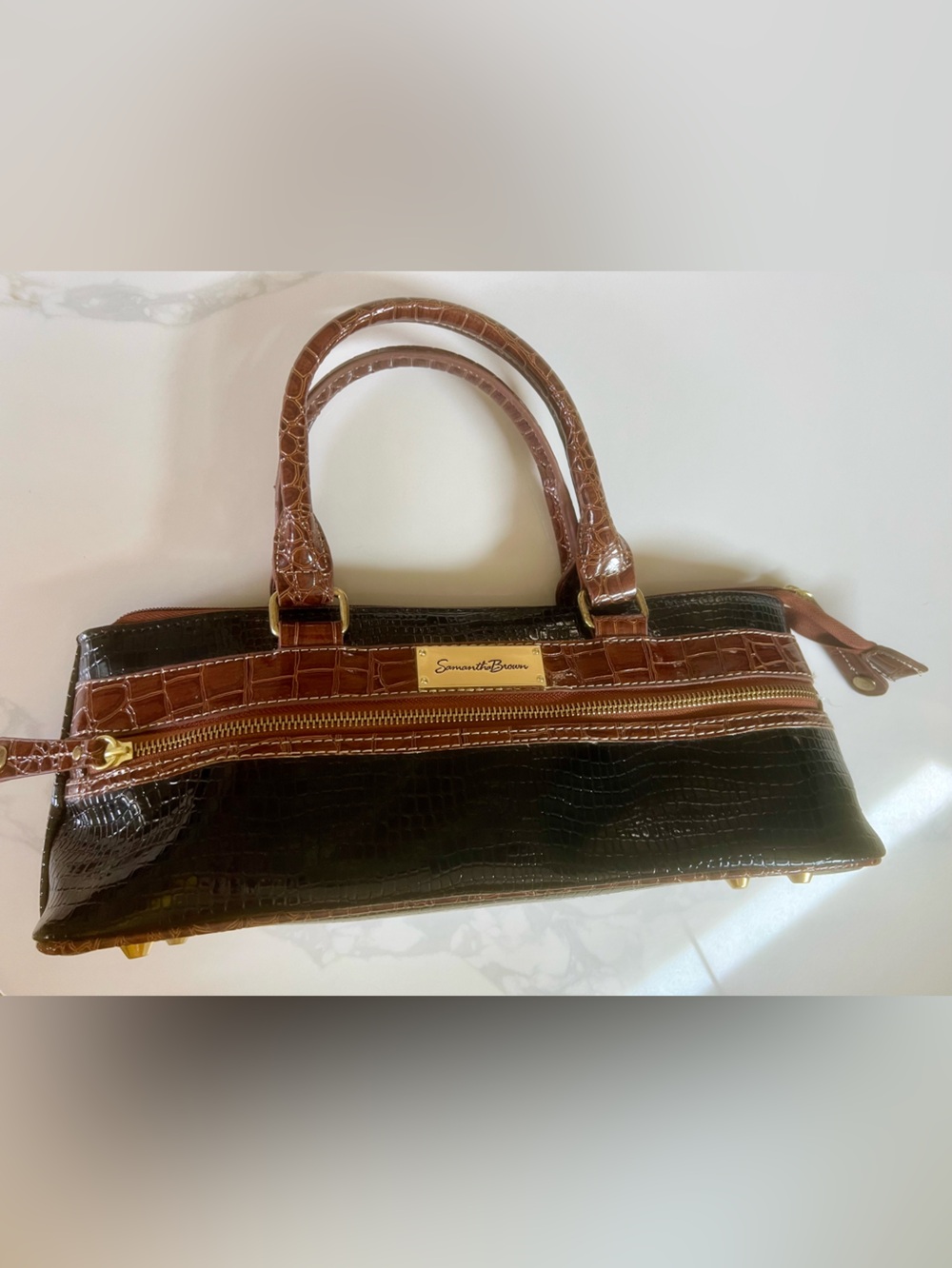 SAMANTHA BROWN
Insulated Travel Wine
Cocktail Cooler Tote
Croc Embossed